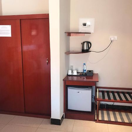Northern Rock Hotel Mpika エクステリア 写真