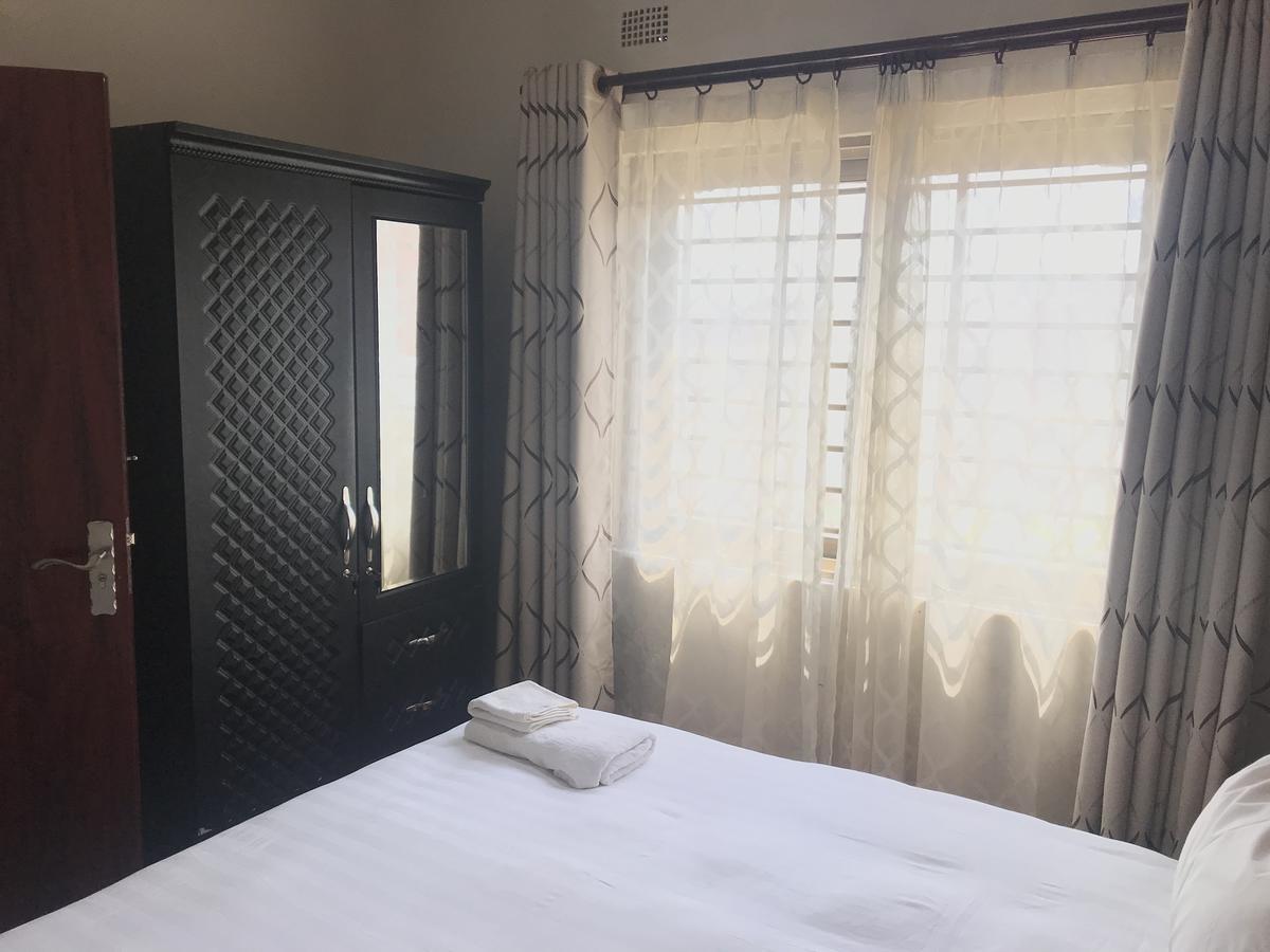 Northern Rock Hotel Mpika エクステリア 写真